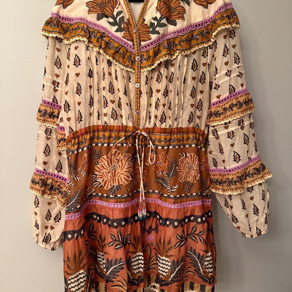 Beautiful Farm Rio dress pretty colors! Barely worn